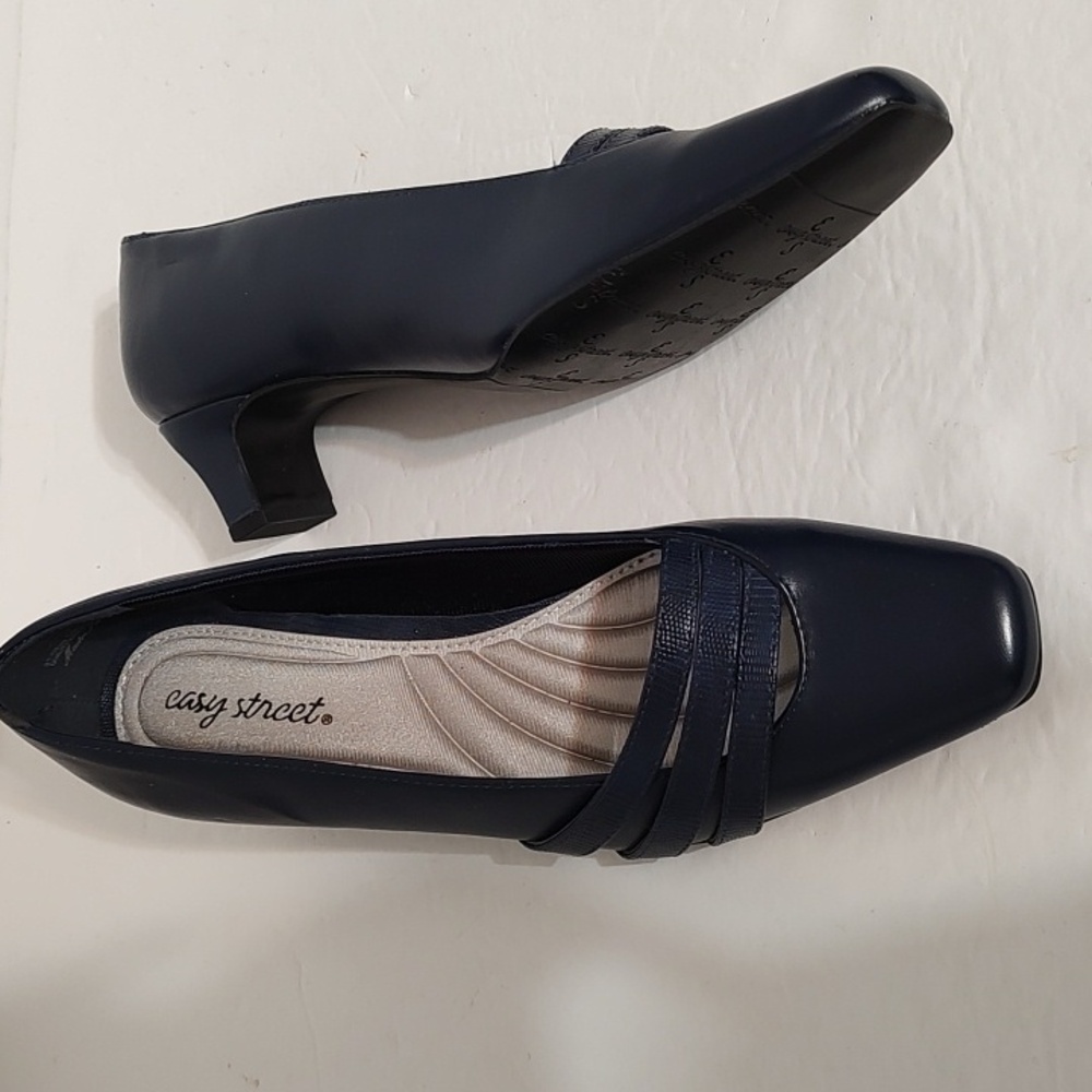 Navy Blue Easy Street Women Heels  Sz 9